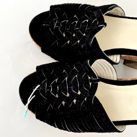 Les Copains Blue Made in Italy Suede Platform Sandals NWOT - Picture 3 of 7